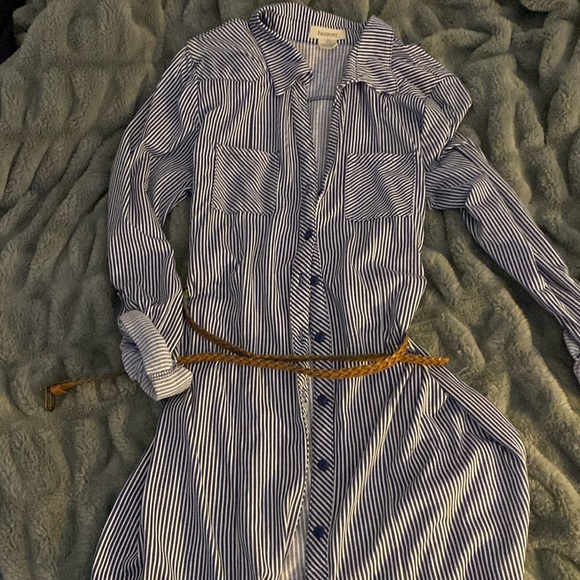 Blue and white stripes dress with string around it (brown) - Picture 1 of 4